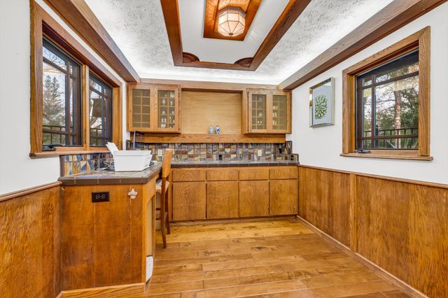 930 Saverien Dr, Sacramento, CA 95864