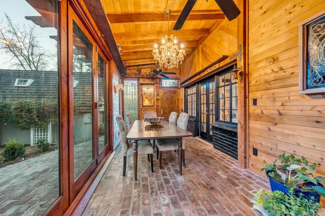 930 Saverien Dr, Sacramento, CA 95864