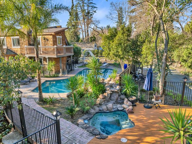 930 Saverien Dr, Sacramento, CA 95864