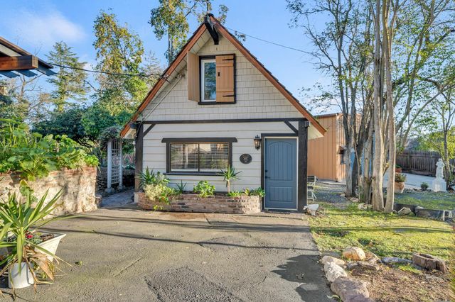 930 Saverien Dr, Sacramento, CA 95864