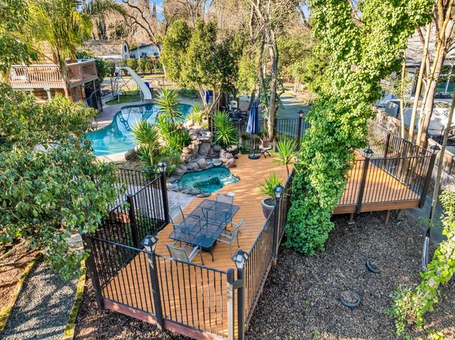 930 Saverien Dr, Sacramento, CA 95864