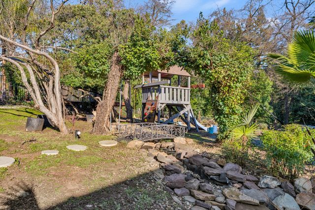 930 Saverien Dr, Sacramento, CA 95864