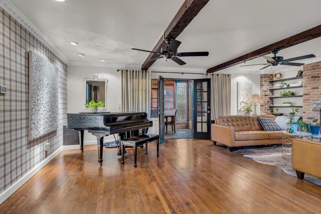 930 Saverien Dr, Sacramento, CA 95864