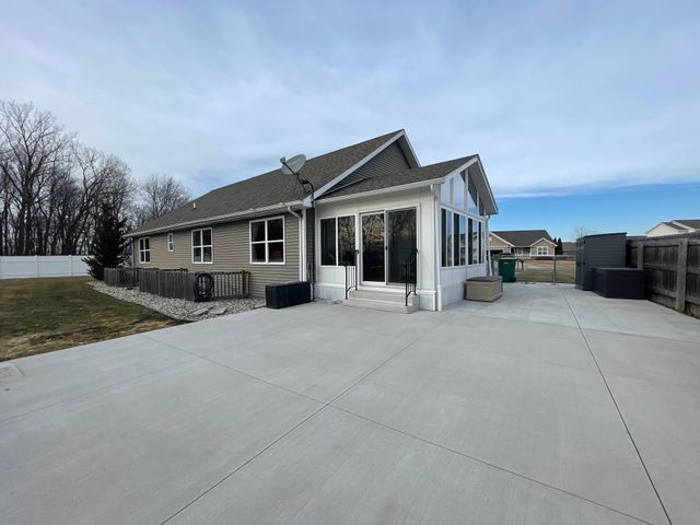 2148 Ferguson Drive, Bay City, MI 48706