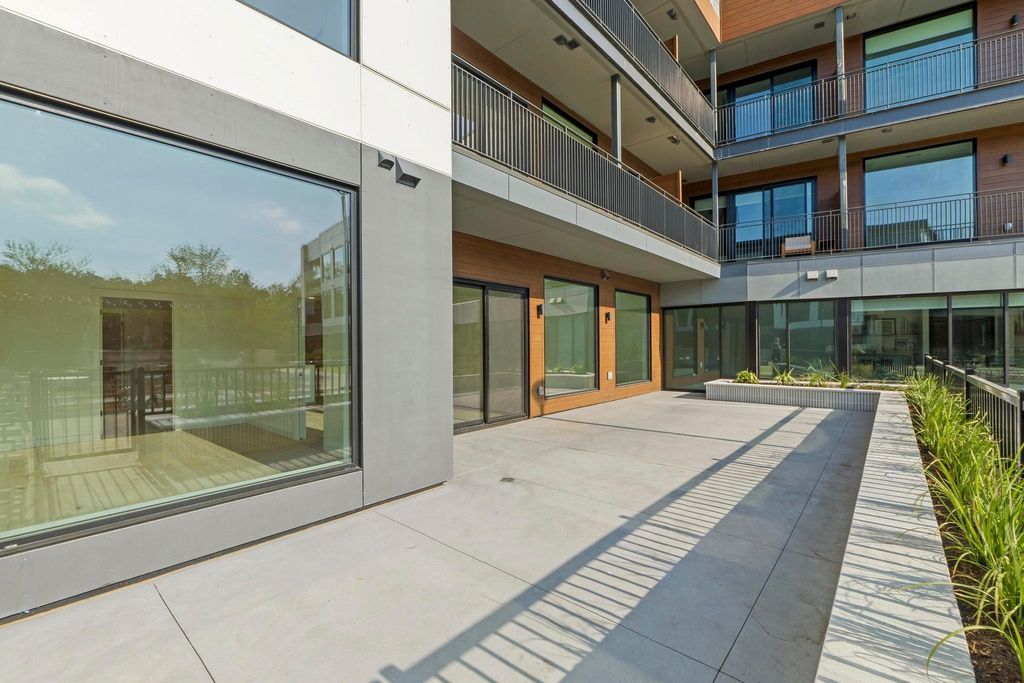 2209 S 1st ST 122, Austin, TX 78704