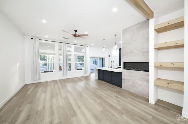 1205 Beckenham Parkway, Bakersfield, CA 93311