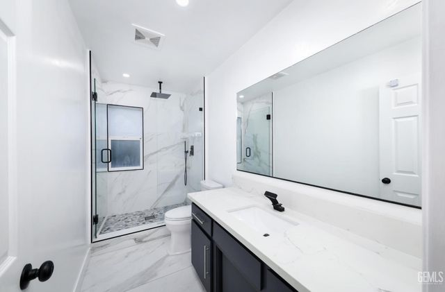 1205 Beckenham Parkway, Bakersfield, CA 93311