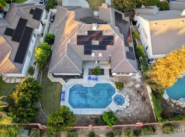 1205 Beckenham Parkway, Bakersfield, CA 93311