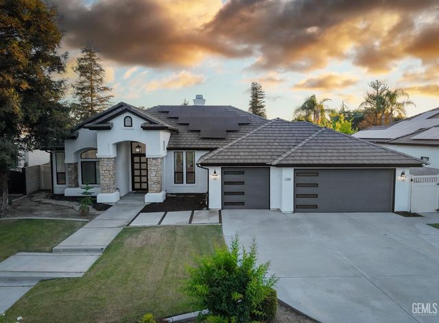 1205 Beckenham Parkway, Bakersfield, CA 93311