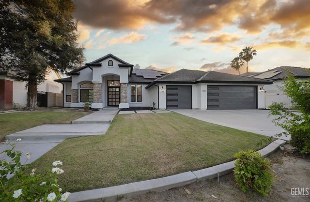 1205 Beckenham Parkway, Bakersfield, CA 93311