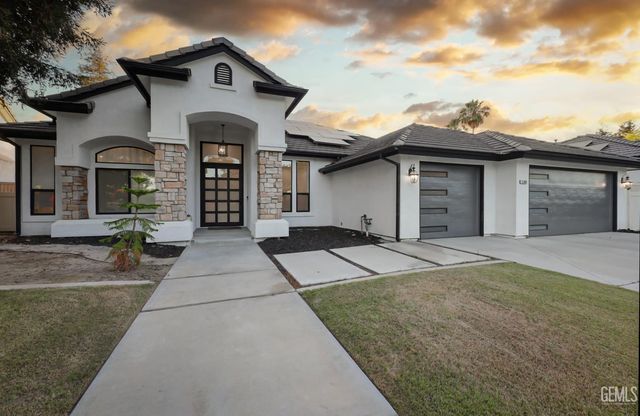 1205 Beckenham Parkway, Bakersfield, CA 93311
