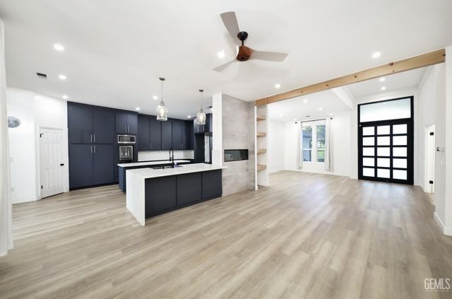 1205 Beckenham Parkway, Bakersfield, CA 93311