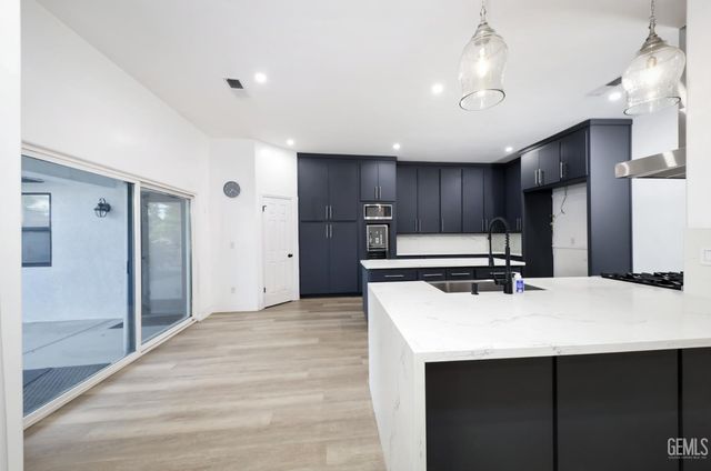 1205 Beckenham Parkway, Bakersfield, CA 93311