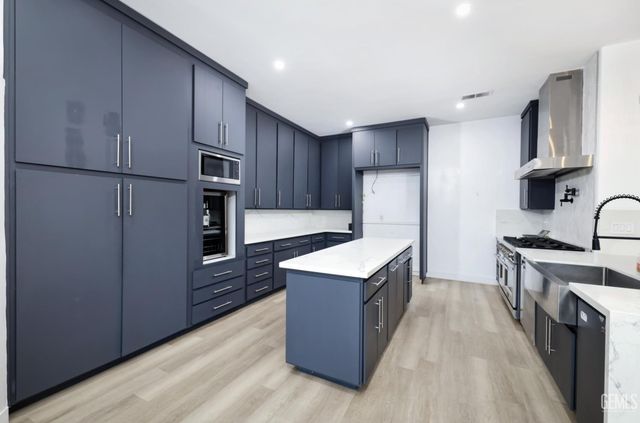1205 Beckenham Parkway, Bakersfield, CA 93311