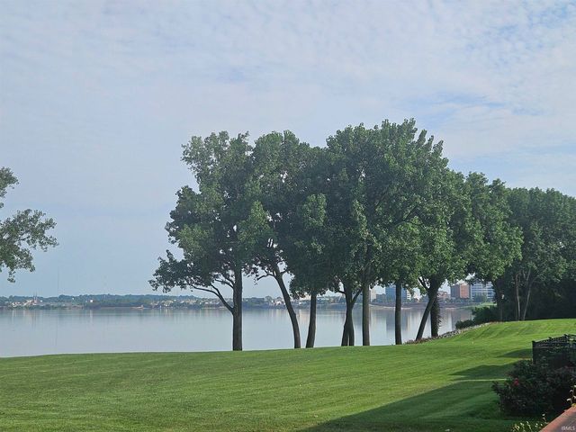 1709 Riverview Court, Evansville, IN 47713