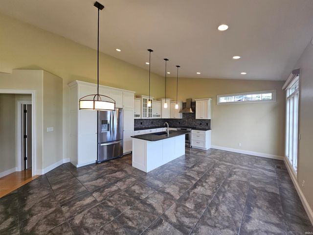1709 Riverview Court, Evansville, IN 47713
