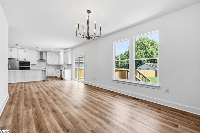 3 Rochester Street, Greenville, SC 29611