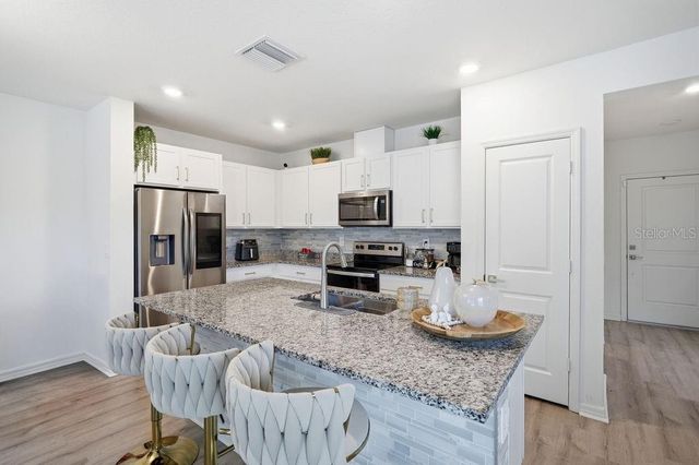 9418 WESTSIDE HILLS DRIVE, Davenport, FL 33896