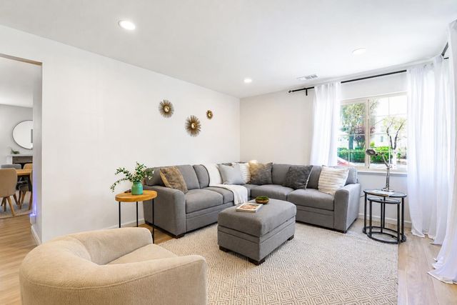 2139 Calabazas Boulevard, Santa Clara, CA 95051
