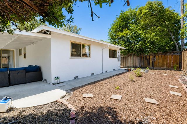 2139 Calabazas Boulevard, Santa Clara, CA 95051