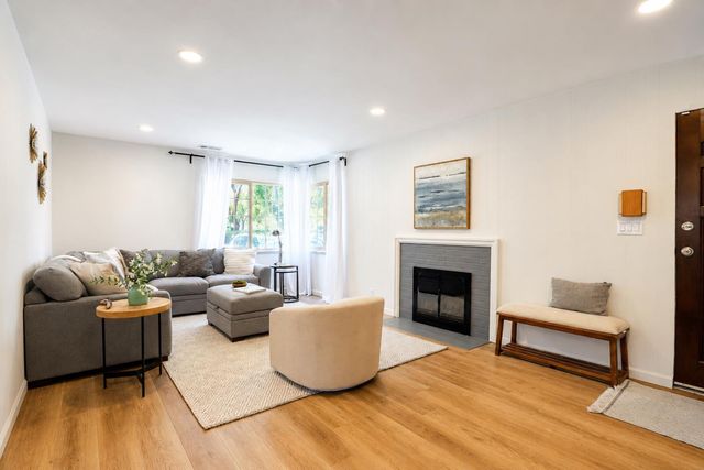 2139 Calabazas Boulevard, Santa Clara, CA 95051