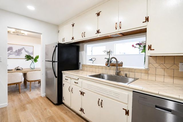 2139 Calabazas Boulevard, Santa Clara, CA 95051