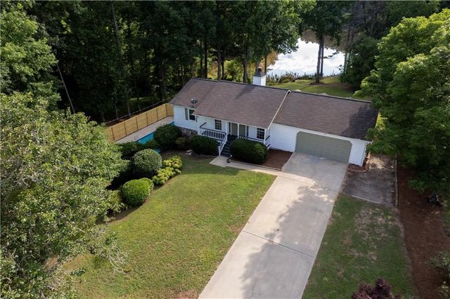 60 Lakeside Dr, Covington, GA 30016