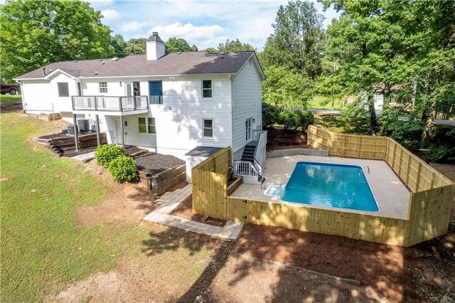 60 Lakeside Dr, Covington, GA 30016