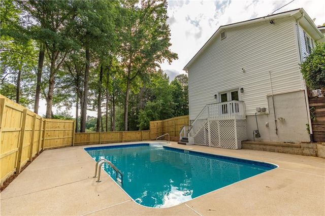 60 Lakeside Dr, Covington, GA 30016