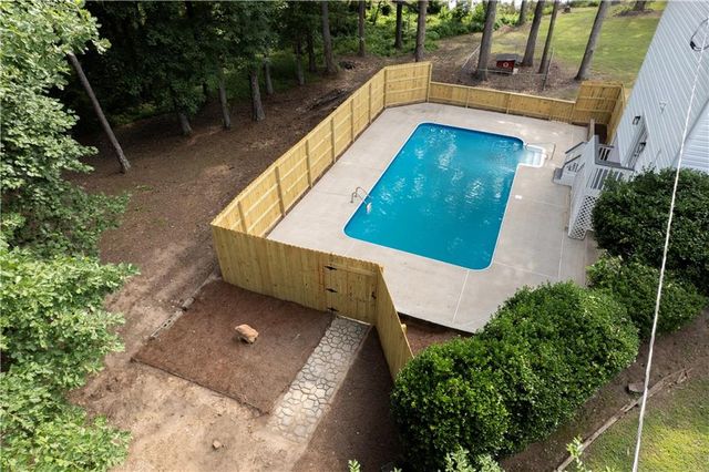 60 Lakeside Dr, Covington, GA 30016