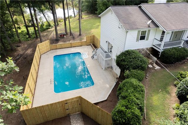 60 Lakeside Dr, Covington, GA 30016