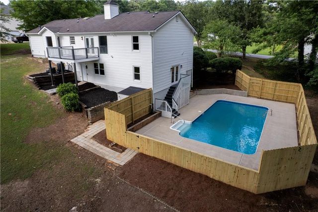 60 Lakeside Dr, Covington, GA 30016