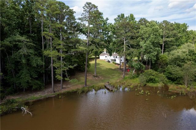 60 Lakeside Dr, Covington, GA 30016