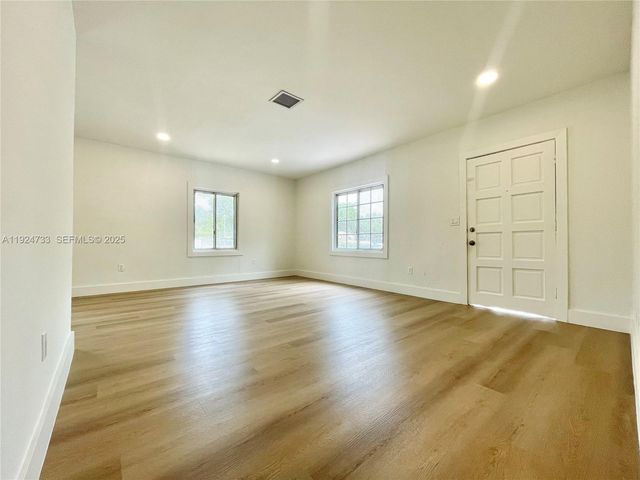 12260 NW 8th Ave, North Miami, FL 33168