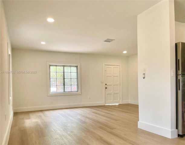 12260 NW 8th Ave, North Miami, FL 33168