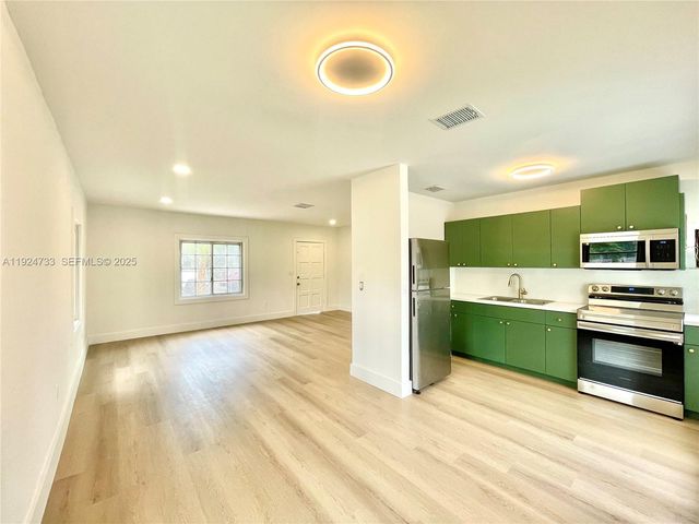 12260 NW 8th Ave, North Miami, FL 33168