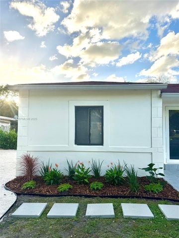 12260 NW 8th Ave, North Miami, FL 33168