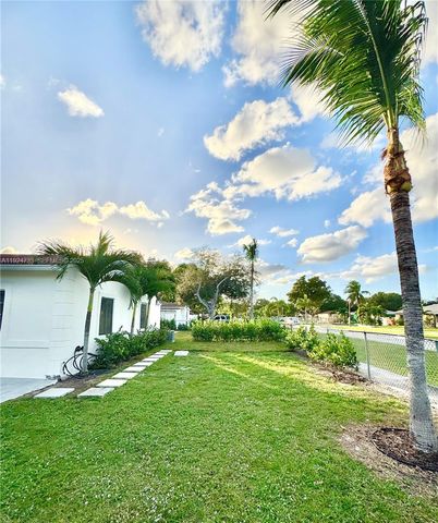 12260 NW 8th Ave, North Miami, FL 33168