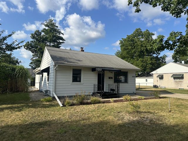 1809 Fulton Street, Kalamazoo, MI 49001