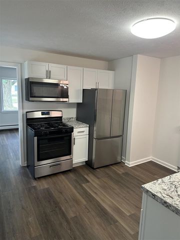 1809 Fulton Street, Kalamazoo, MI 49001