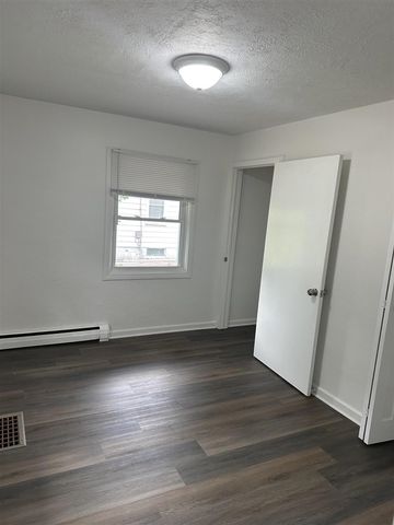 1809 Fulton Street, Kalamazoo, MI 49001