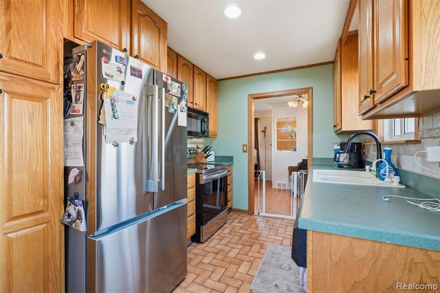 17968 Summer Lane, Fraser, MI 48026