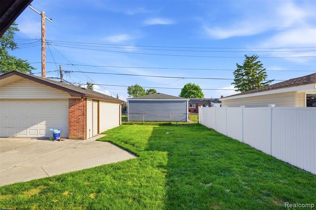 17968 Summer Lane, Fraser, MI 48026