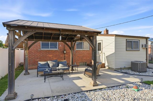 17968 Summer Lane, Fraser, MI 48026