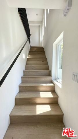 5230 Satsuma Avenue, North Hollywood (los Angeles), CA 91601