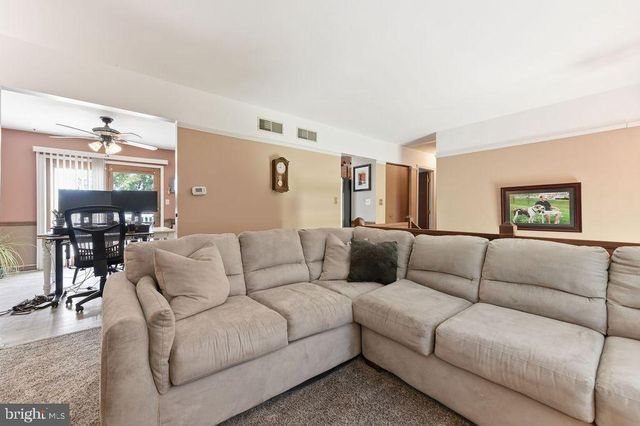 10 MANSION CT W, Birdsboro, PA 19508