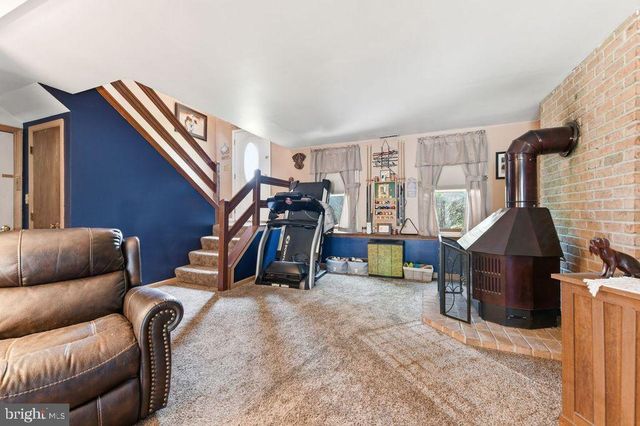 10 MANSION CT W, Birdsboro, PA 19508