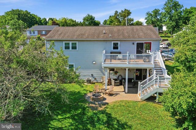 10 MANSION CT W, Birdsboro, PA 19508