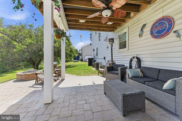 10 MANSION CT W, Birdsboro, PA 19508