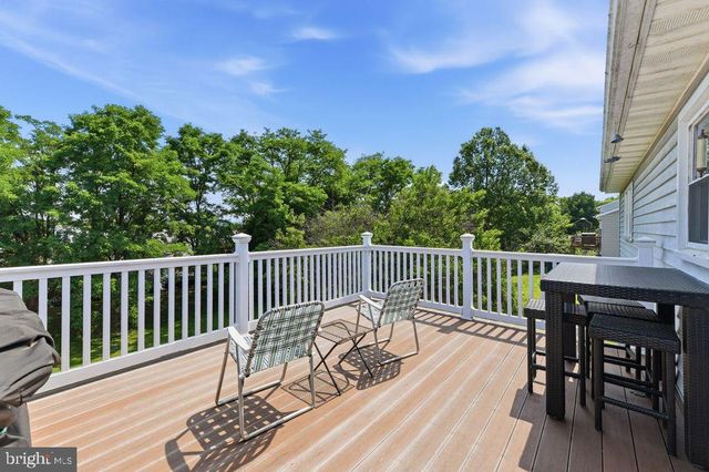 10 MANSION CT W, Birdsboro, PA 19508